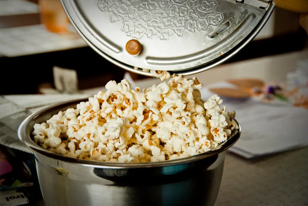 How to cook Popcorn in a Whirley Pop